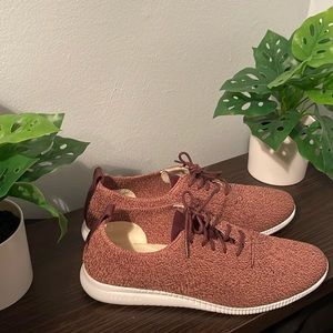 Cole haan zero grand size 10.5 gently used very comfortable burgundy